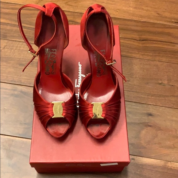 Authentic Salvatore Ferragamo high heels size 5.5 - Picture 5 of 6